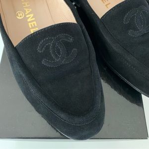 Chanel Vintage Women’s Size 37.5 CC Logo Suede Loafers